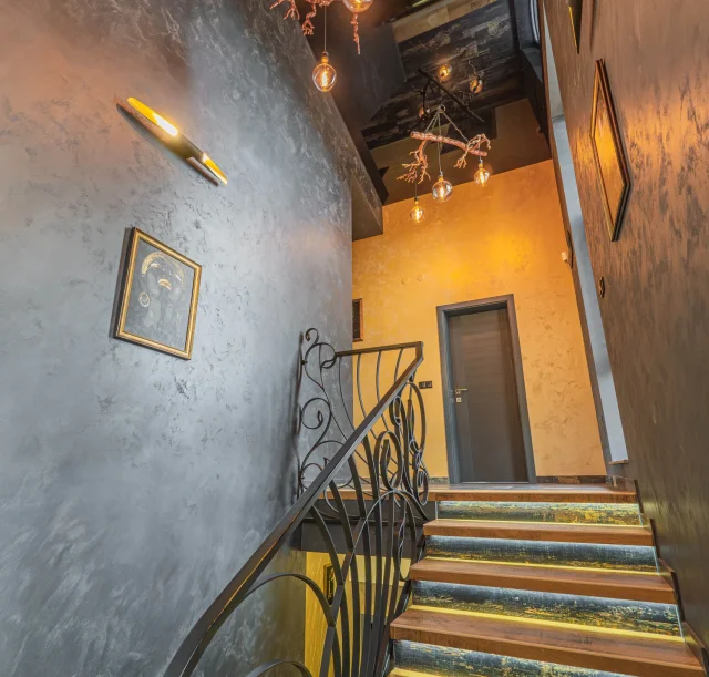 corridor-stairs-15